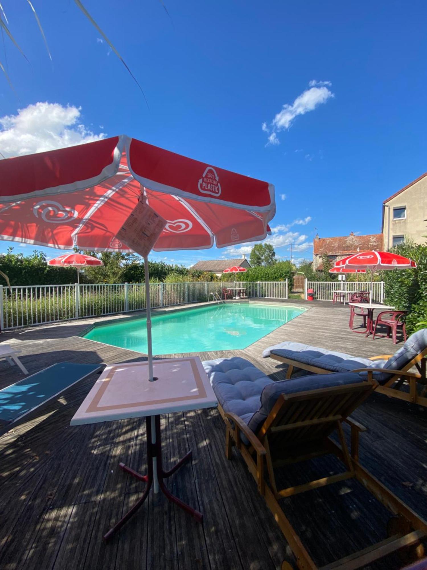 Hotel Restaurant La Place Malay-le-Grand Eksteriør billede